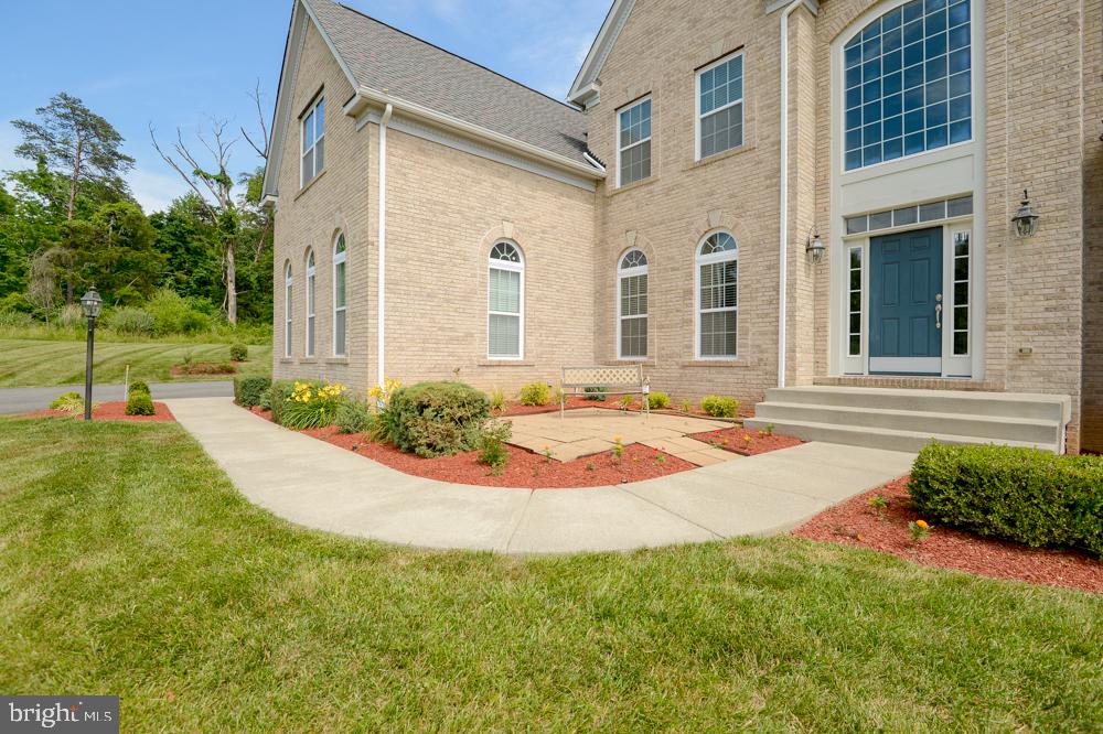 6727 Cedar Spring Road Centreville, VA 20121 - Photo 3 of 86 Gallery Image 3