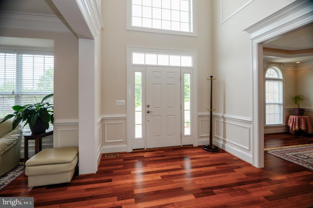 6727 Cedar Spring Road Centreville, VA 20121 - Photo 4 of 86 Gallery Image 4