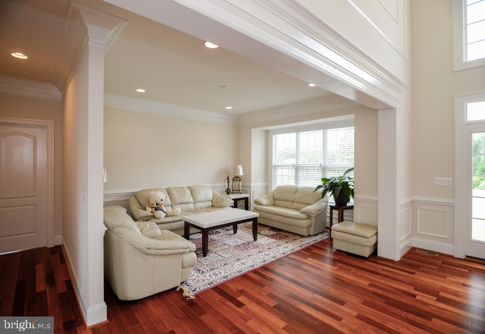 6727 Cedar Spring Road Centreville, VA 20121 - Photo 8 of 86 Gallery Image 8
