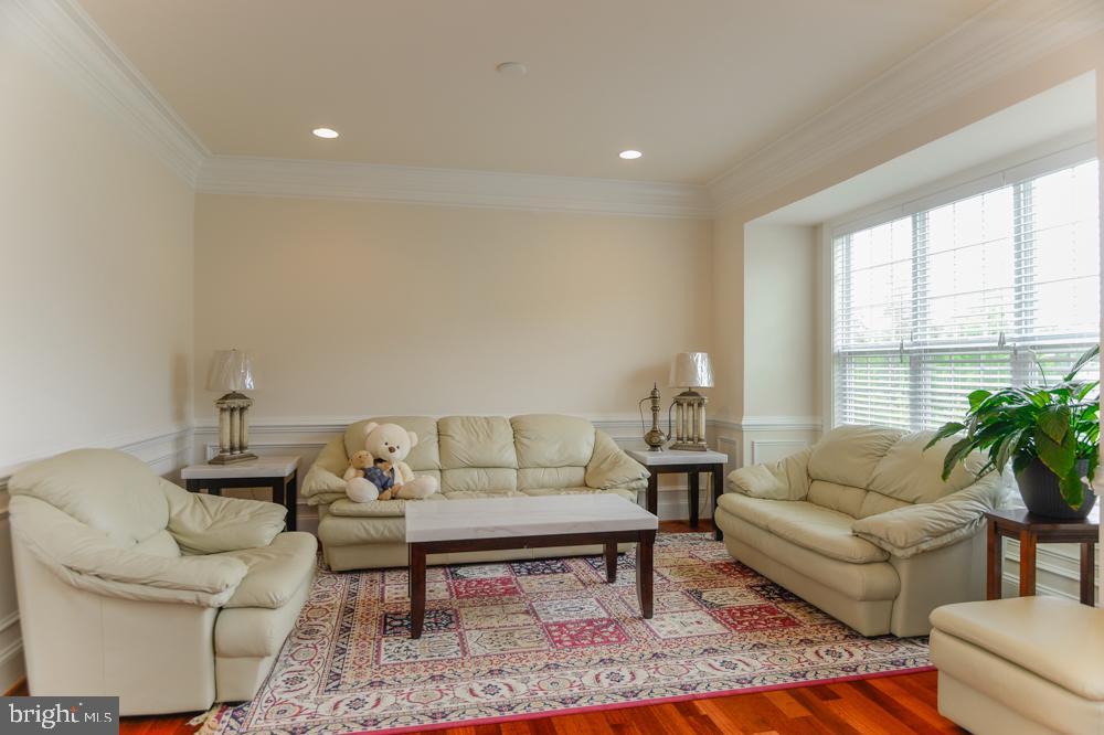 6727 Cedar Spring Road Centreville, VA 20121 - Photo 9 of 86 Gallery Image 9