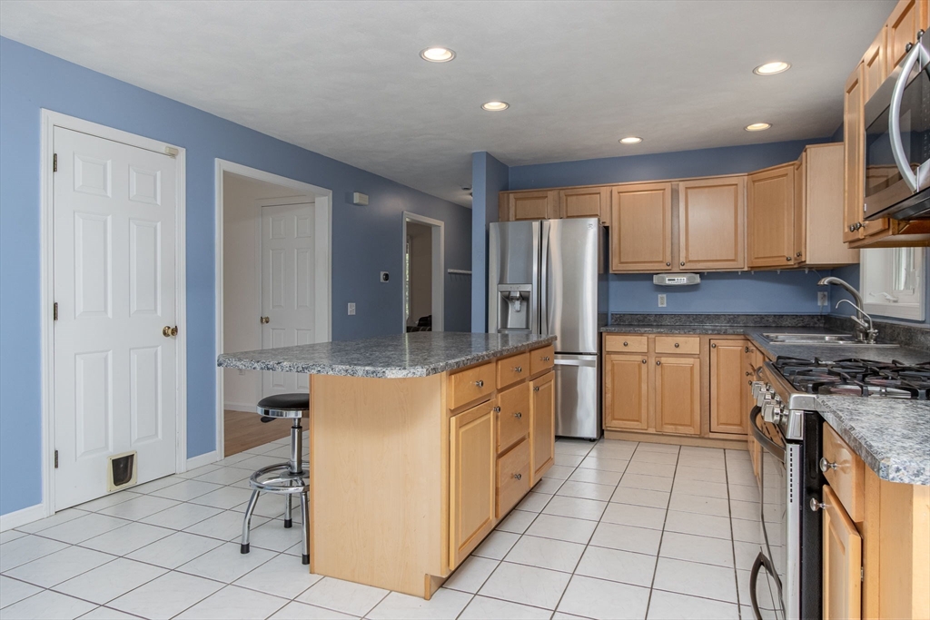100 Adams Street Dunstable, MA 01827 - Photo 8 of 37 Gallery Image 8