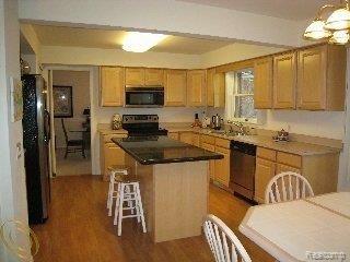 4245 Fieldbrook Road West Bloomfield, MI 48323 - Photo 7 of 13 Fieldbrook Kitchen 2