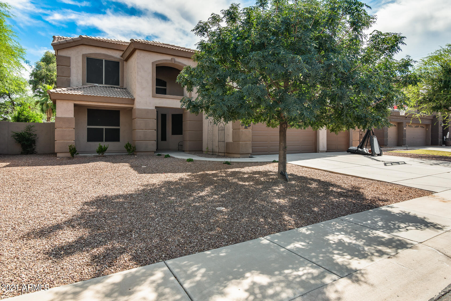 451 North Swallow Lane Gilbert, AZ 85234 - Photo 2 of 30 ChaseCapture-7