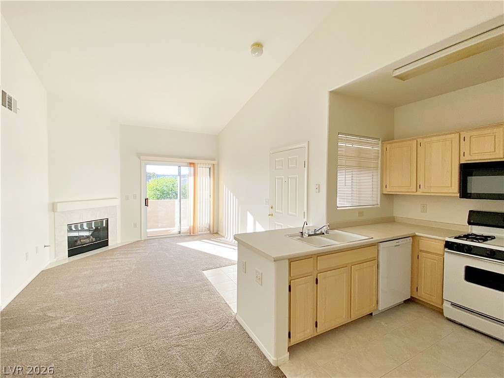 855 North Stephanie Street, Unit 2722 Henderson, NV 89014 - Photo 7 of 27
