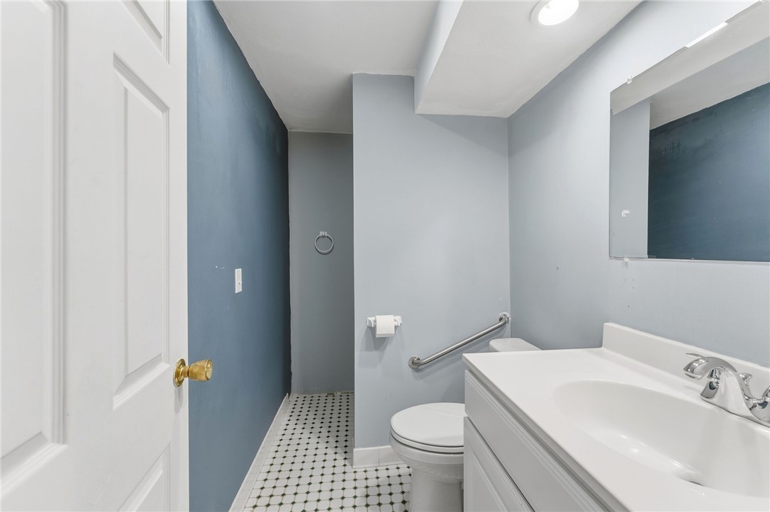 21 Casey Lane Coventry, RI 02816 - Photo 36 of 48 in-law full bath with walk in shower stall