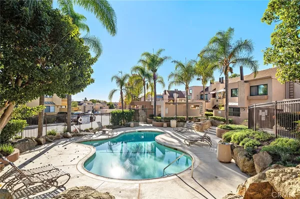 $525,000 | 25761 Le Parc, Unit 82, Lake Forest, CA 92630