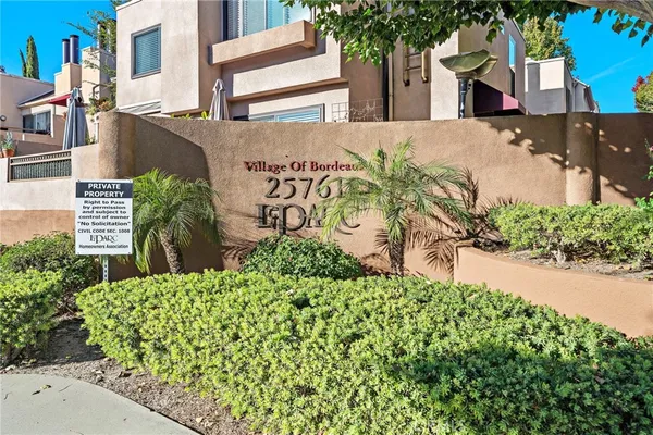 $525,000 | 25761 Le Parc, Unit 82, Lake Forest, CA 92630
