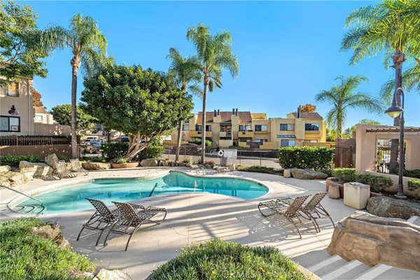 $525,000 | 25761 Le Parc, Unit 82, Lake Forest, CA 92630