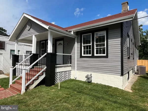 $850 | 5207 38th Avenue, Unit B, Hyattsville, MD 20782