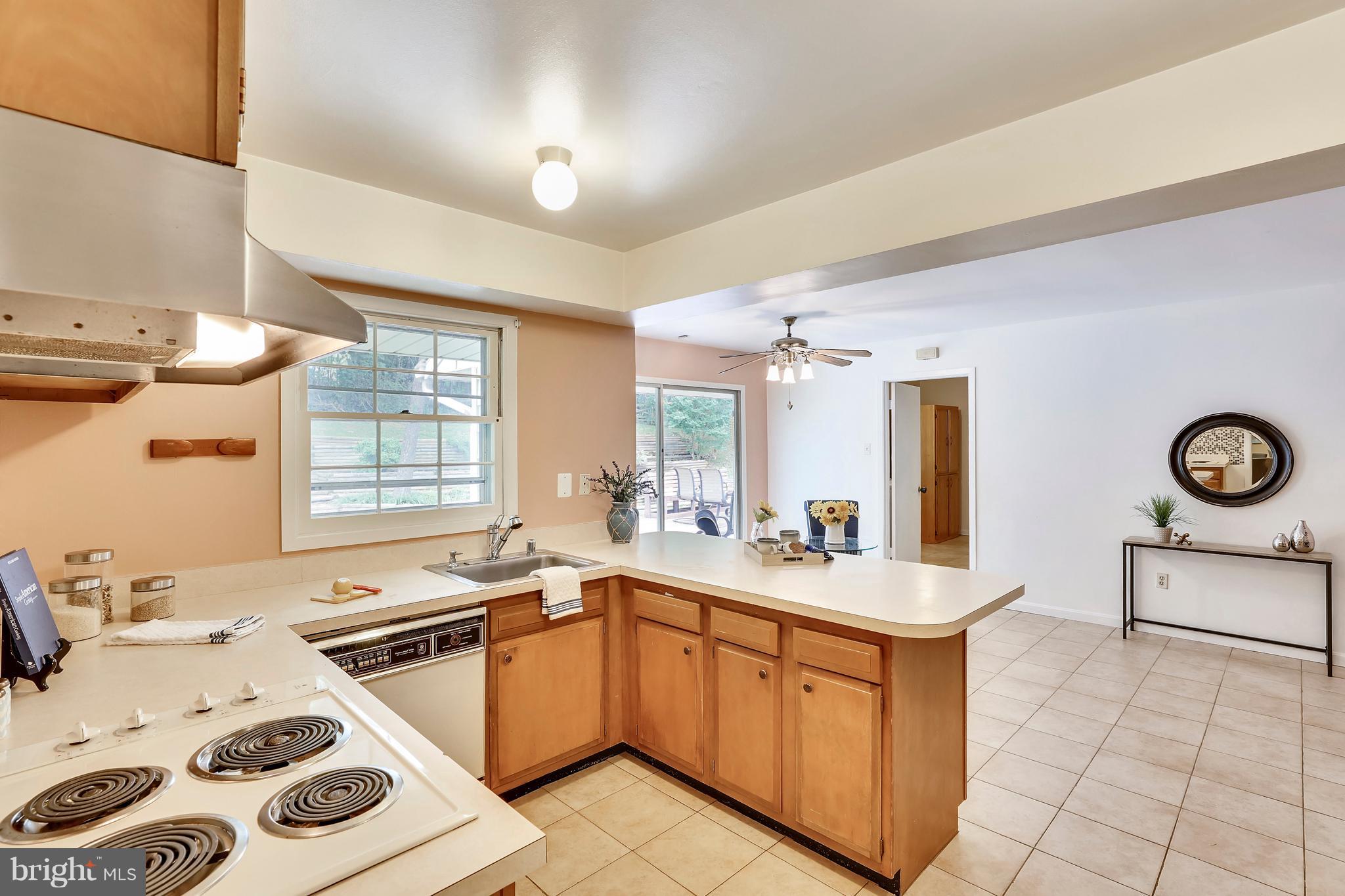 8902 Churchfield Lane Laurel, MD 20708 - Photo 13 of 30 kitchen - breakfast bar
