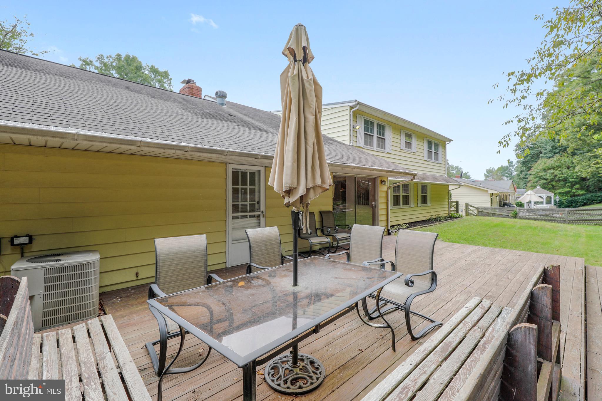 8902 Churchfield Lane Laurel, MD 20708 - Photo 15 of 30 Deck