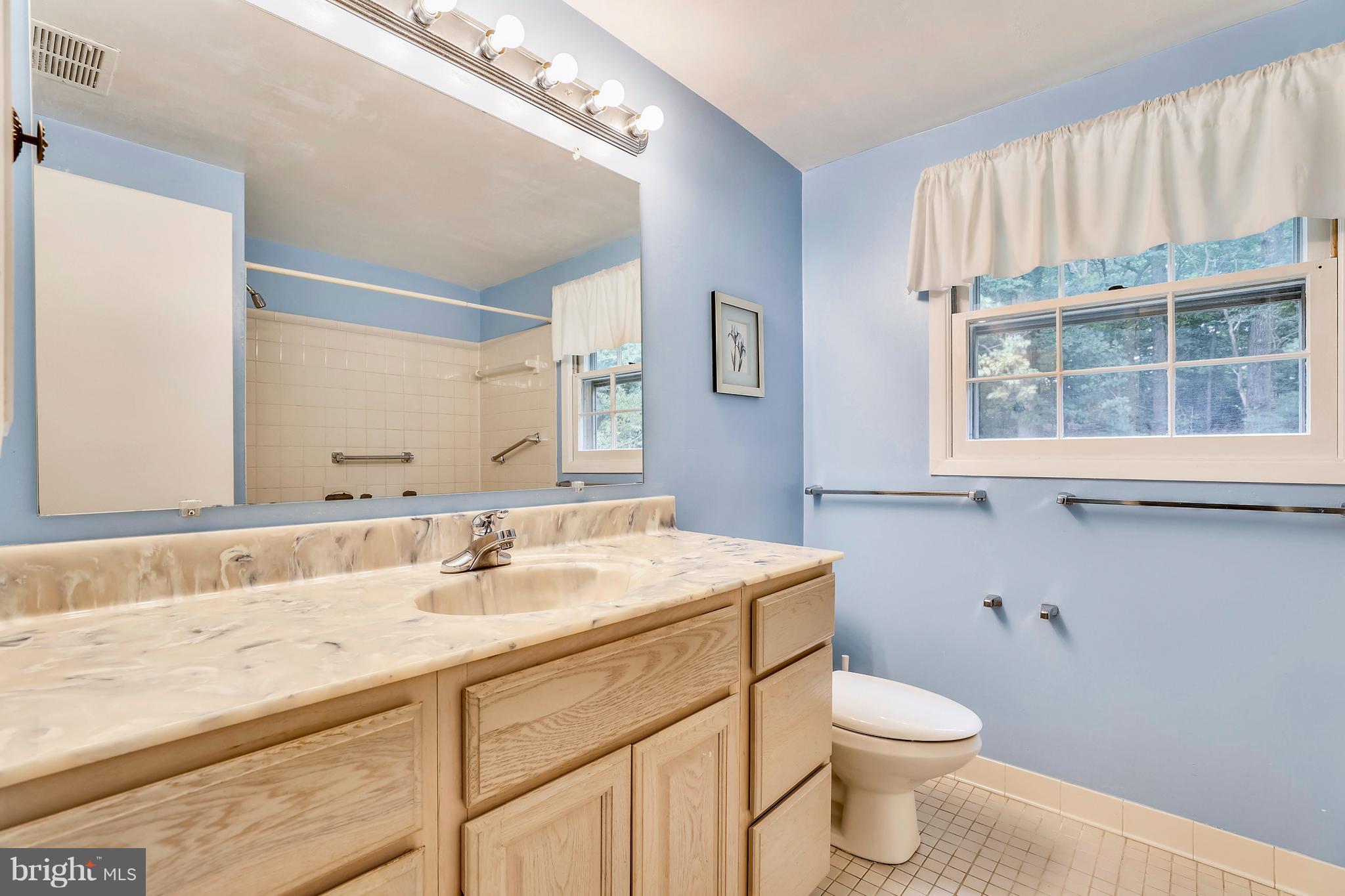 8902 Churchfield Lane Laurel, MD 20708 - Photo 23 of 30 Upper level bath