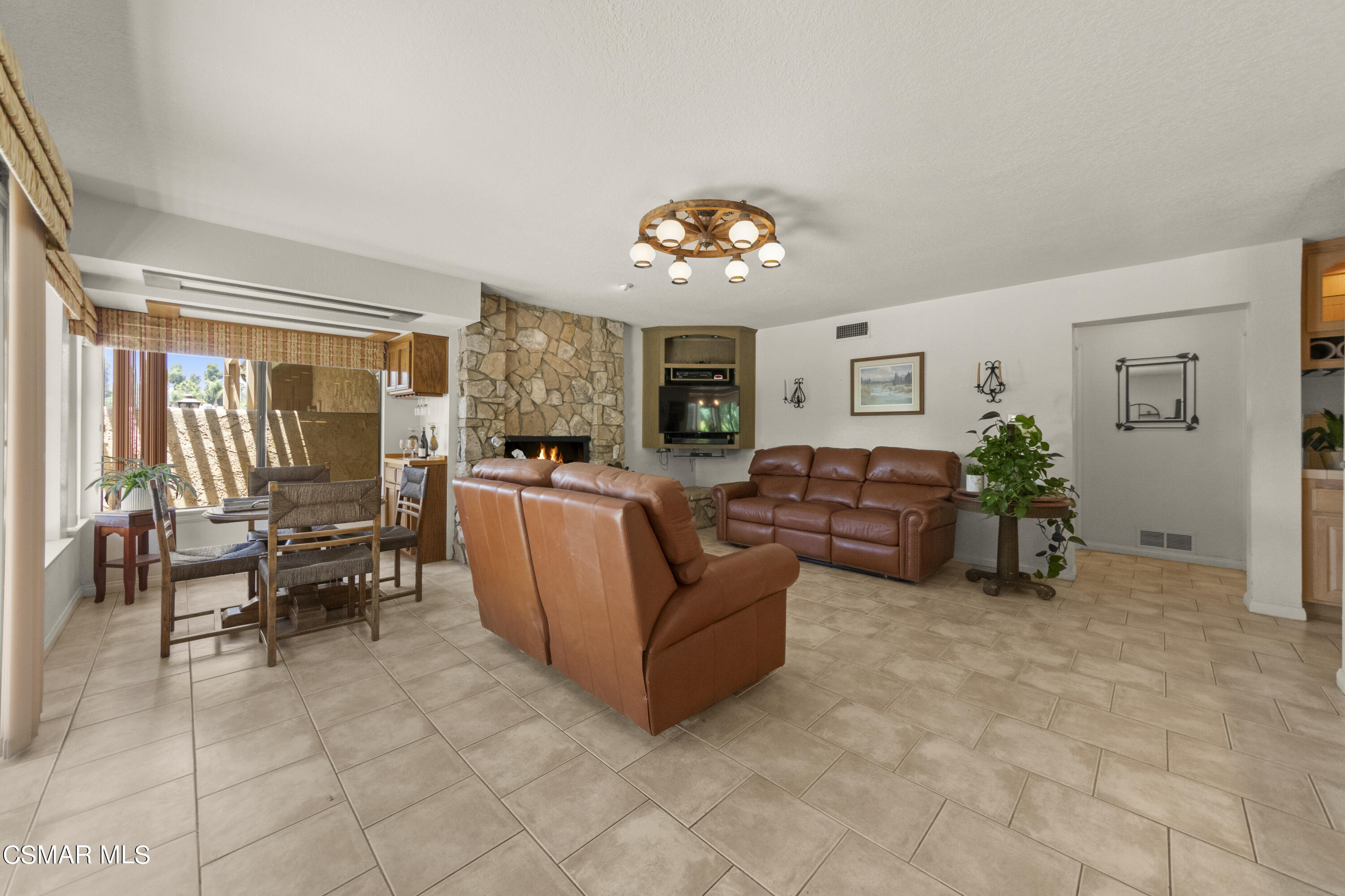 2774 Las Posas Circle Camarillo, CA 93012 - Photo 17 of 48 DSC03273