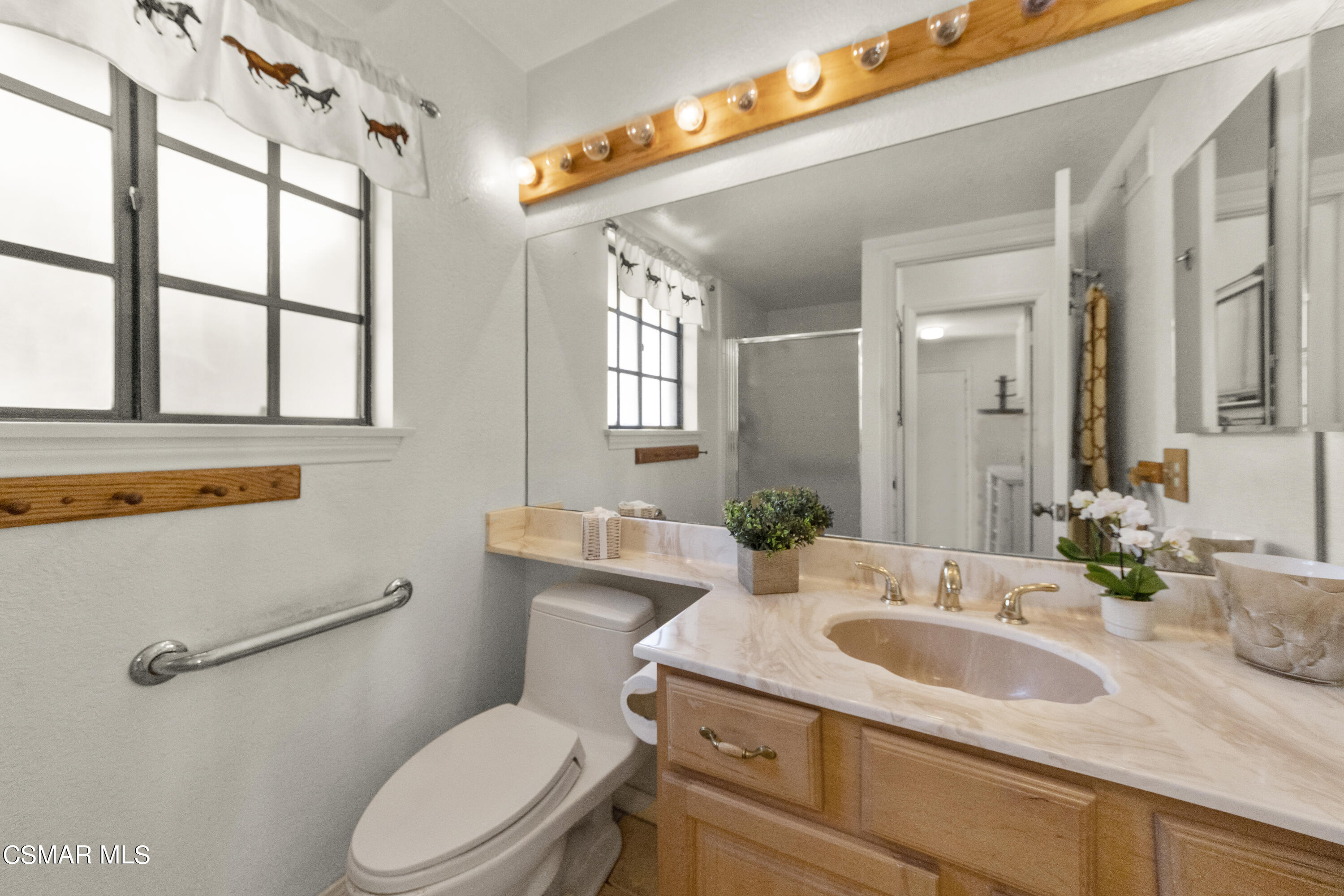 2774 Las Posas Circle Camarillo, CA 93012 - Photo 33 of 48 DSC03315