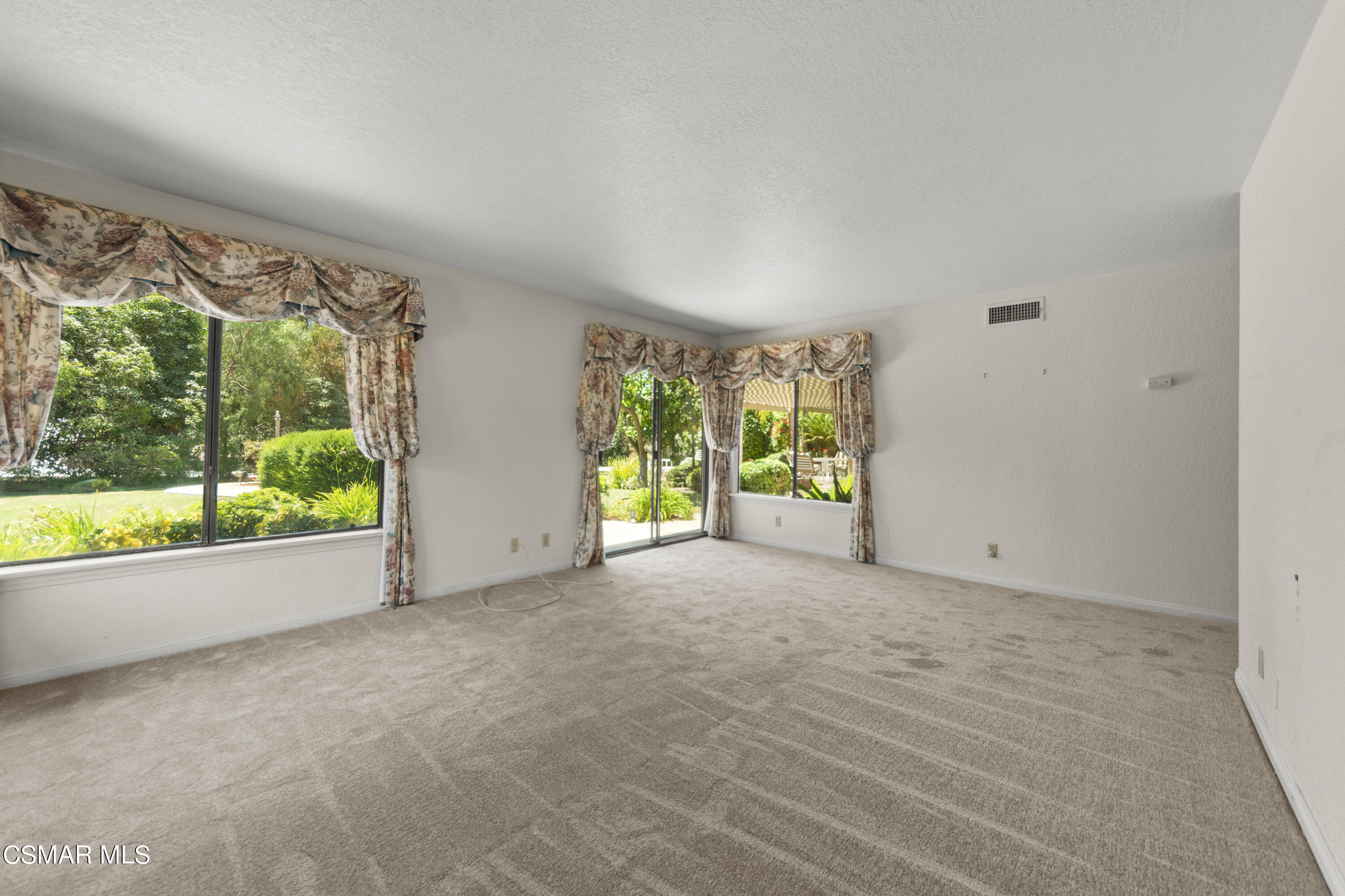 2774 Las Posas Circle Camarillo, CA 93012 - Photo 34 of 48 DSC03132