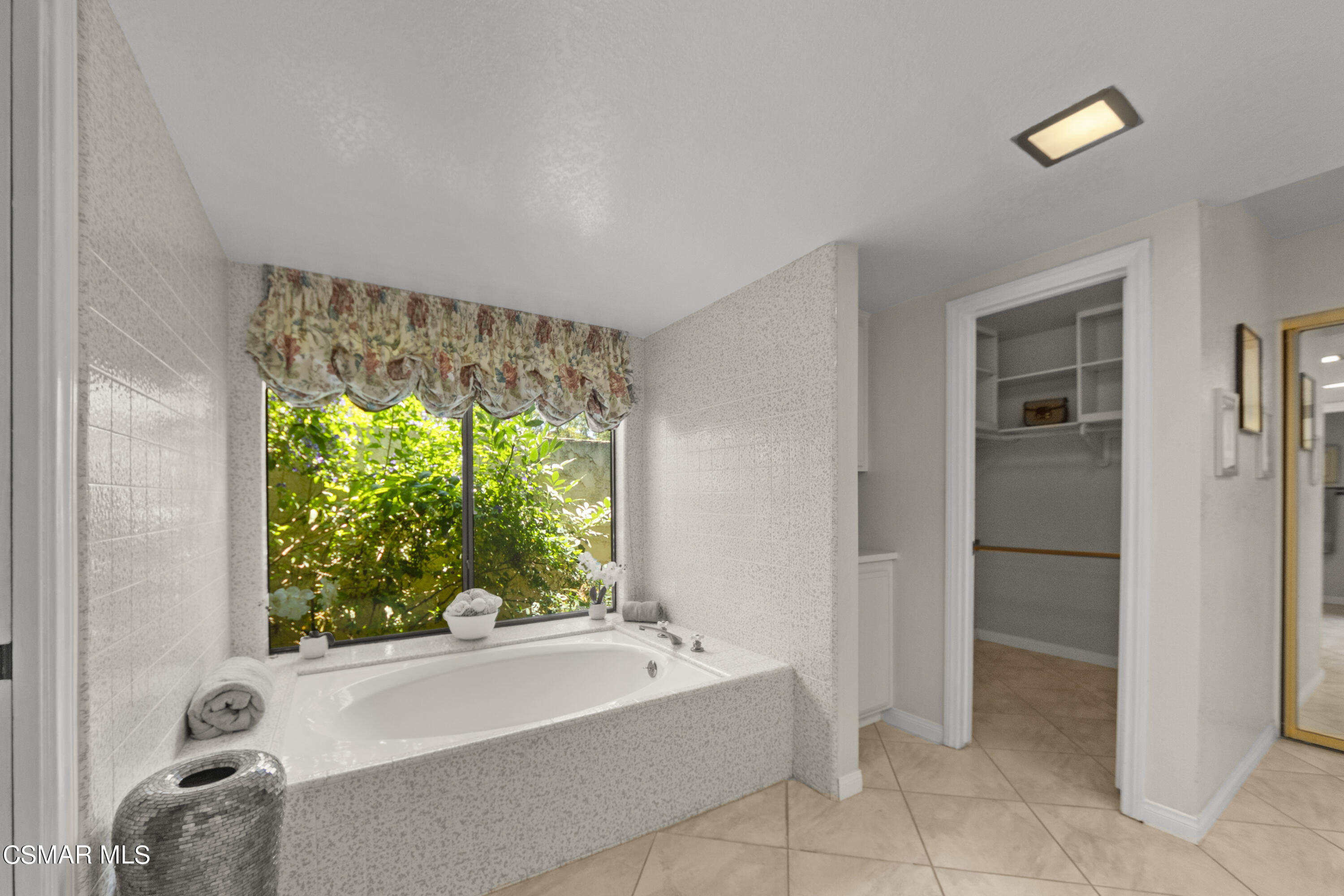 2774 Las Posas Circle Camarillo, CA 93012 - Photo 37 of 48 DSC03153