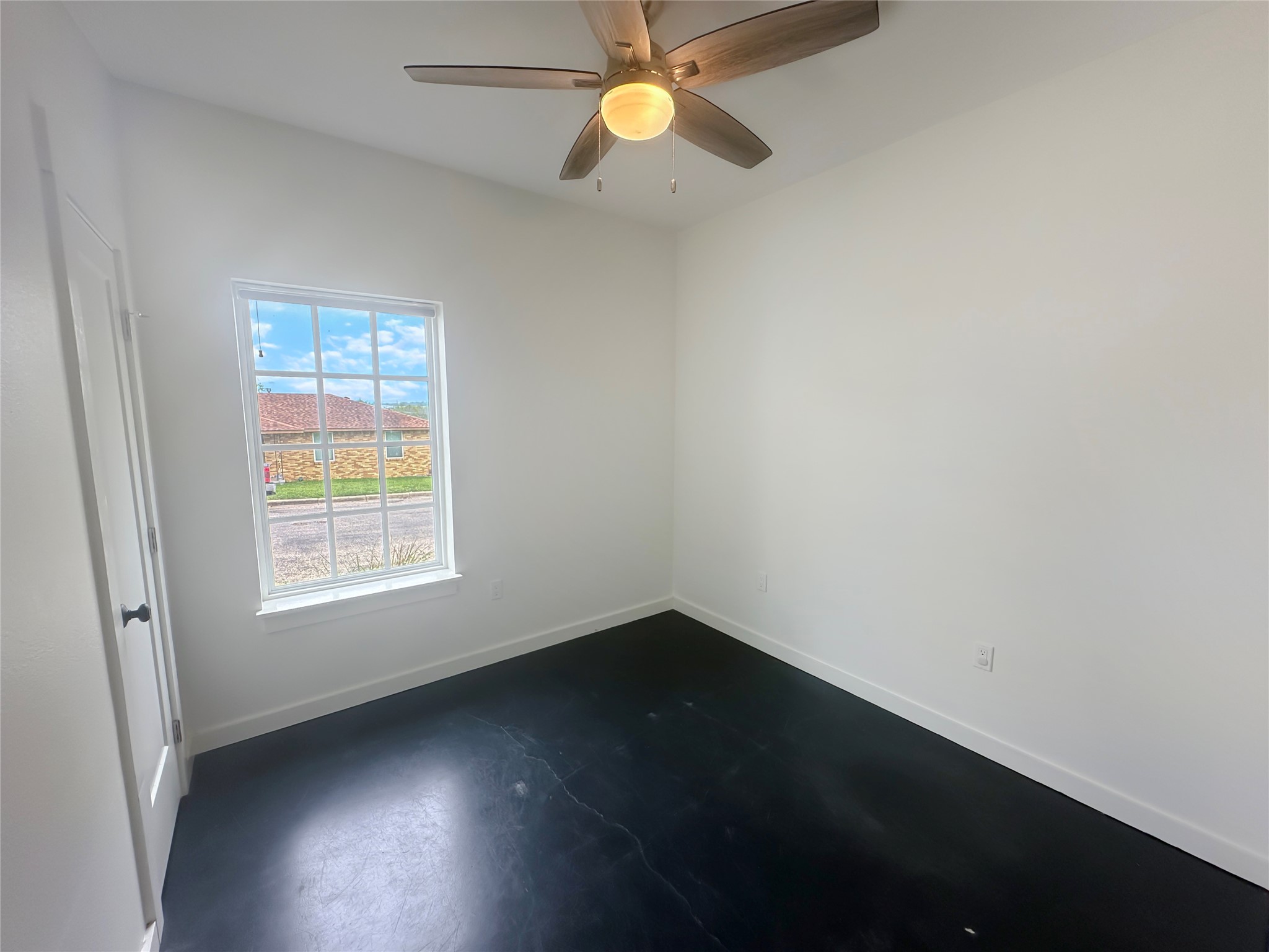 317 8th Street Shiner, TX 77984 - Photo 7 of 8