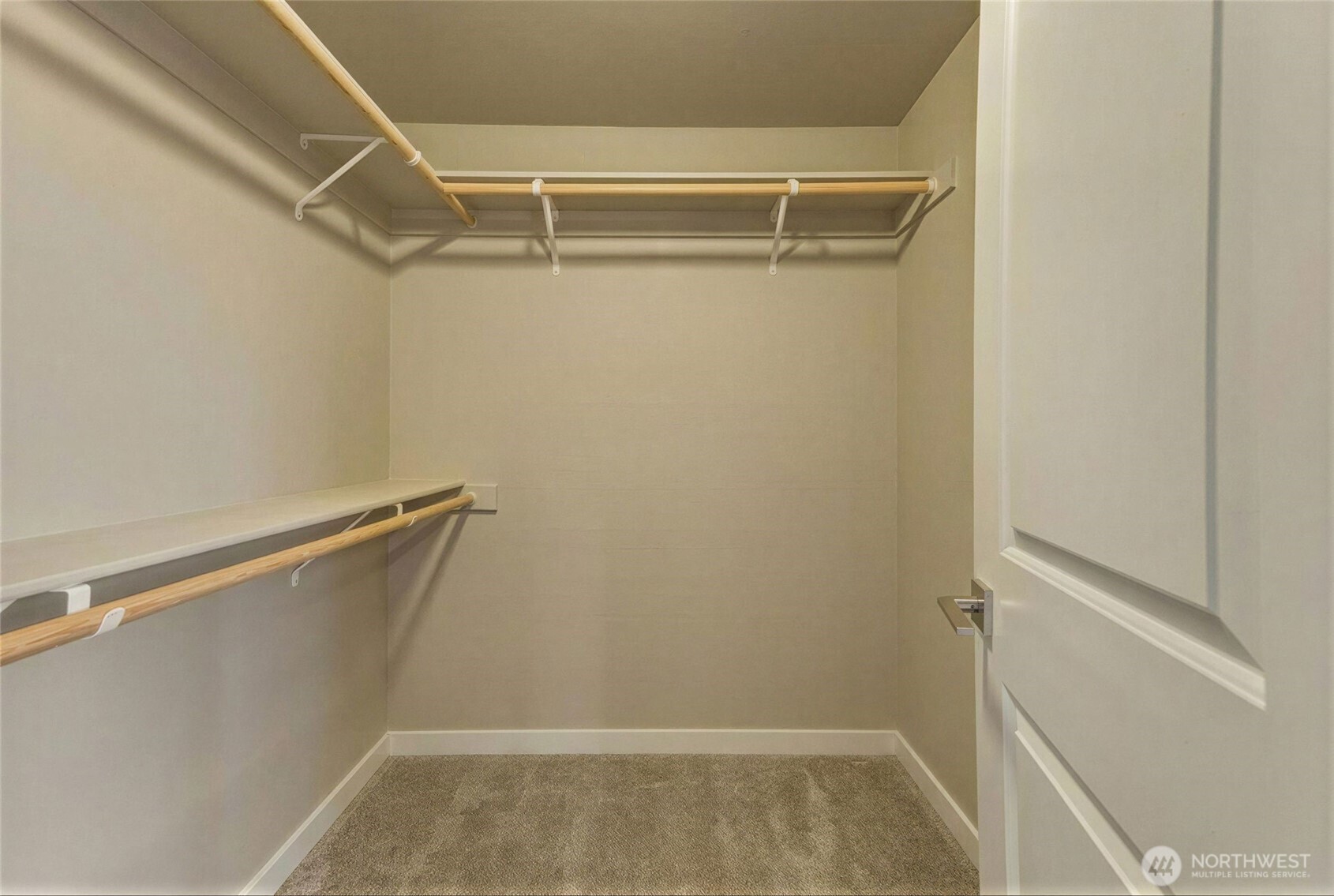 3070 Duval Loop Richland, WA 99352 - Photo 30 of 40 a view of an empty walk in closet