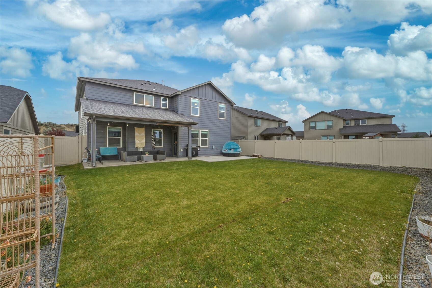 3070 Duval Loop Richland, WA 99352 - Photo 37 of 40 a house view with swimming pool and garden
