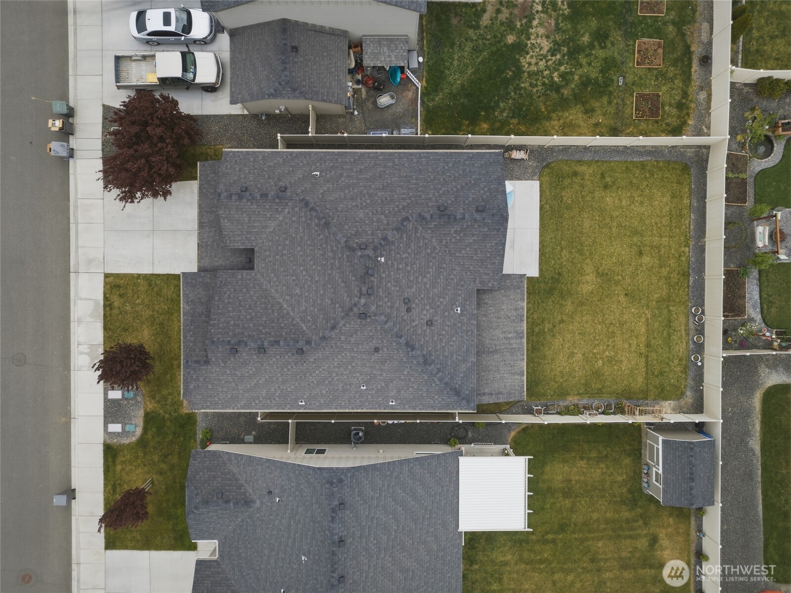 3070 Duval Loop Richland, WA 99352 - Photo 39 of 40 an aerial view of residential house with outdoor space