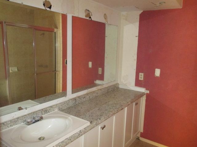 421 Southwest Ruffner Court Port St. Lucie, FL 34953 - Photo 15 of 16 M15 master bath