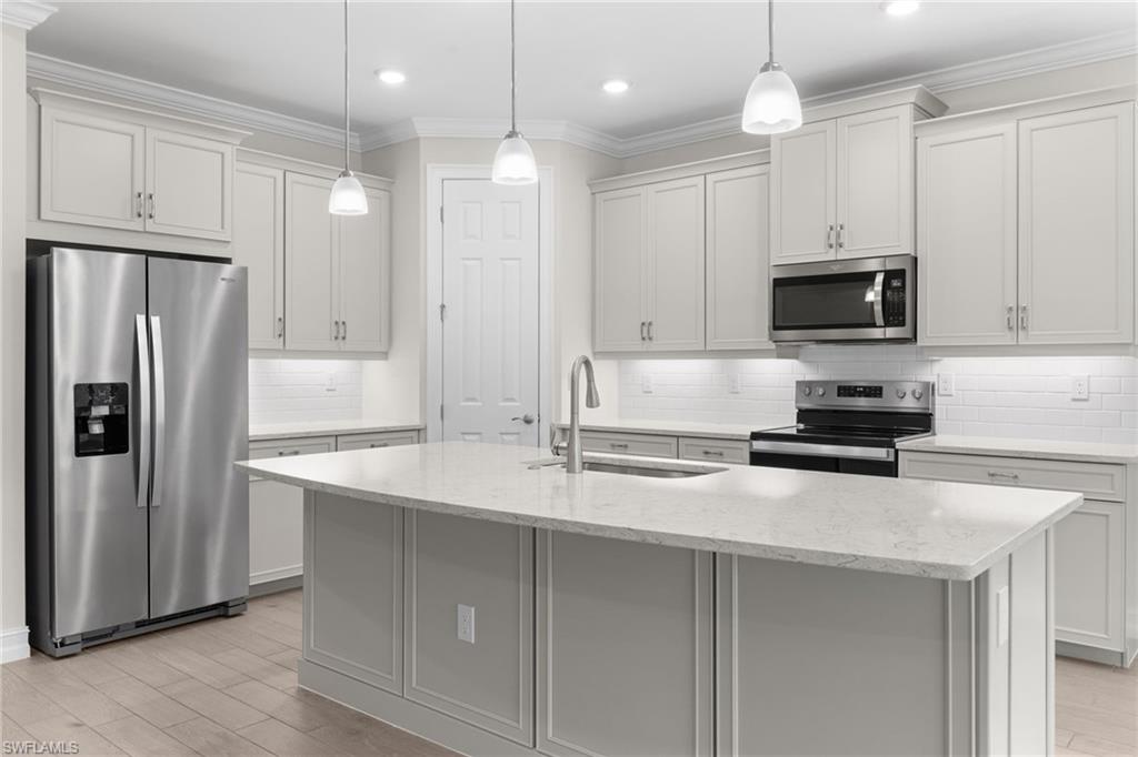 428 Polihale Way Naples, FL 34114 - Photo 14 of 35