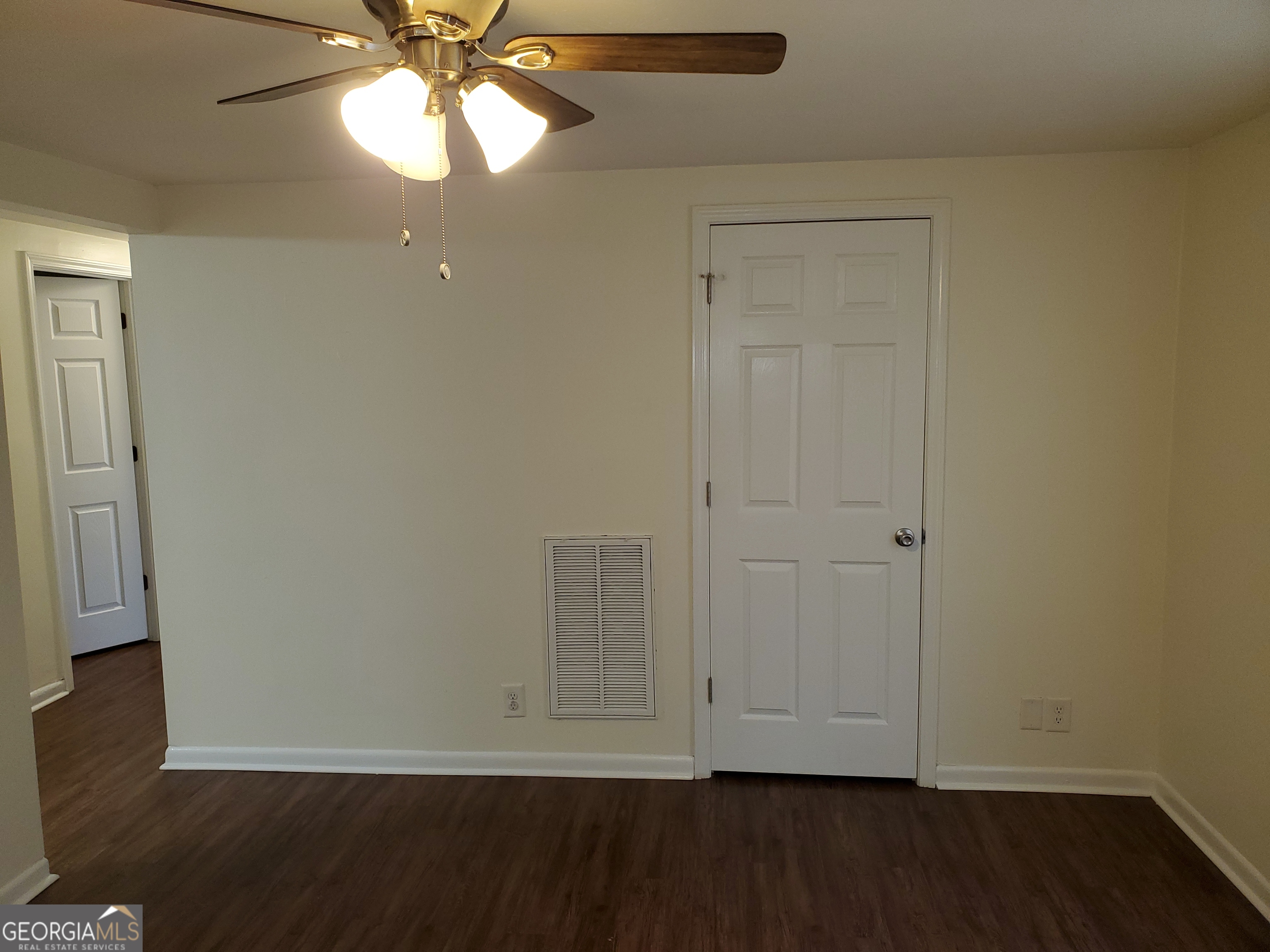 312 Crescent Drive, Unit A4 Dublin, GA 31021 - Photo 4 of 6