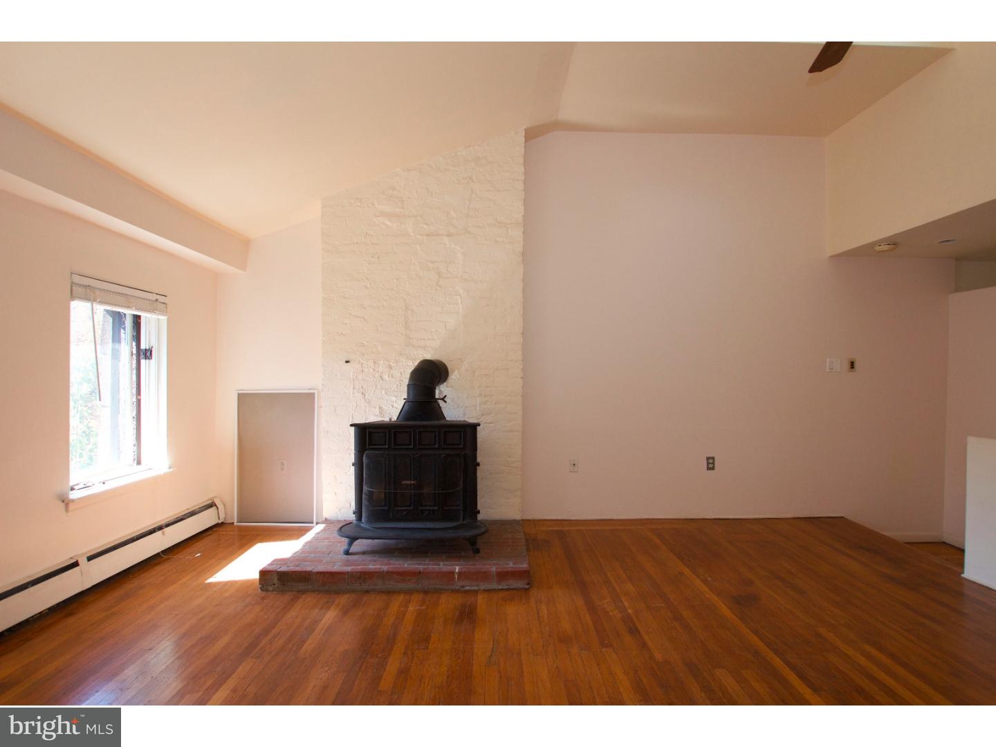 2043 Rittenhouse Square Philadelphia, PA 19103 - Photo 14 of 22 Bedroom - Main