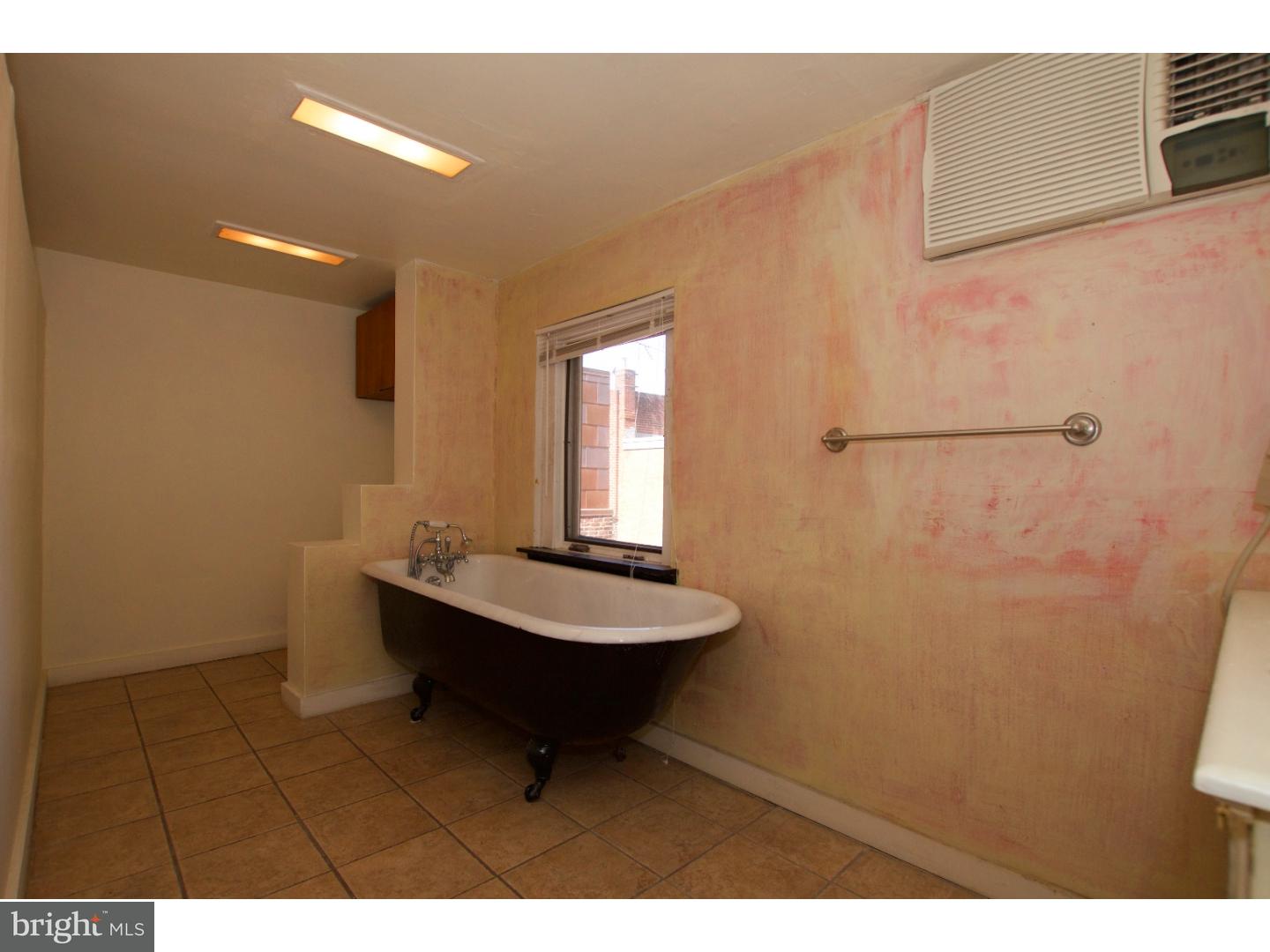 2043 Rittenhouse Square Philadelphia, PA 19103 - Photo 17 of 22 Bathroom