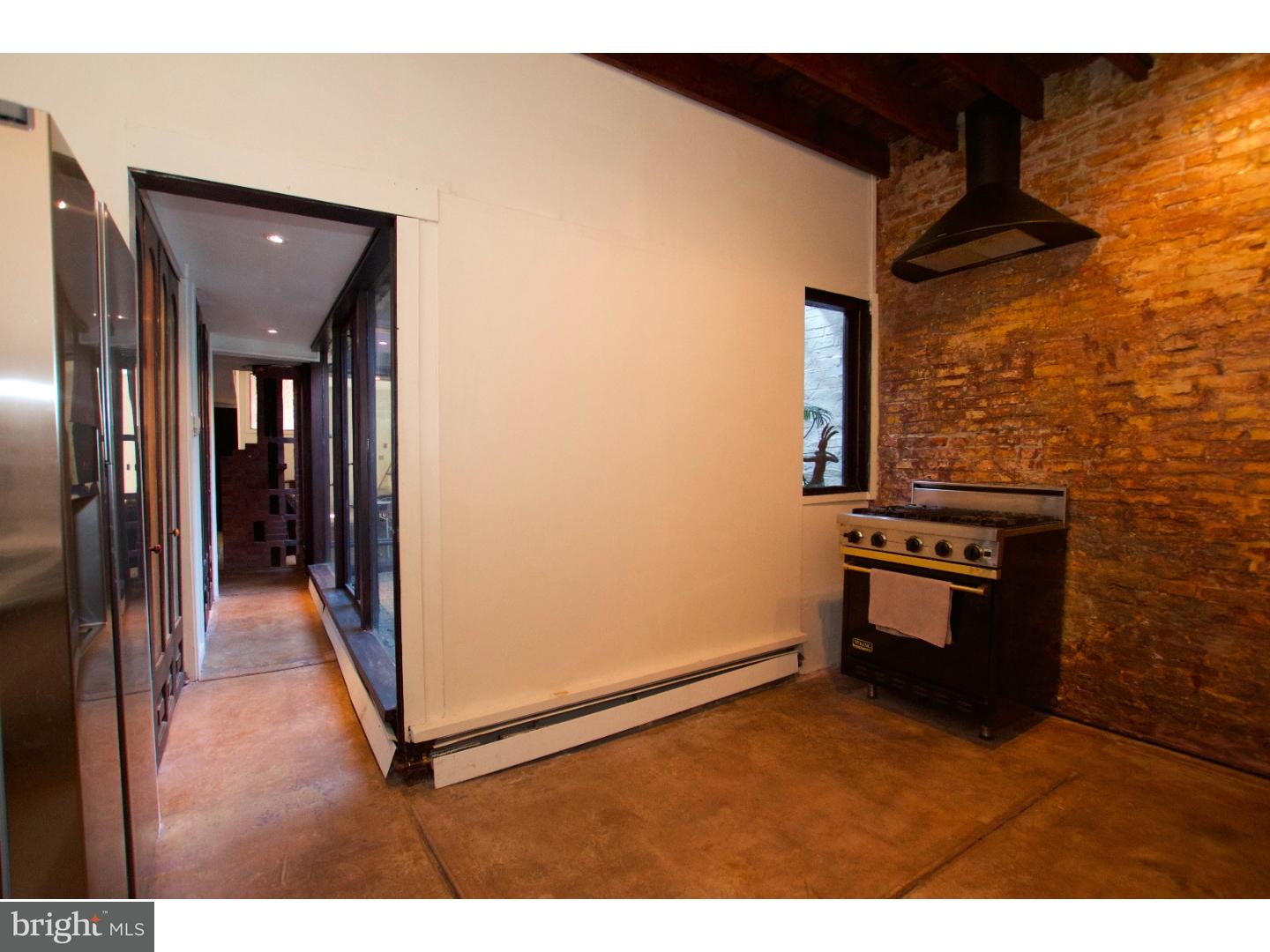 2043 Rittenhouse Square Philadelphia, PA 19103 - Photo 10 of 22 Kitchen