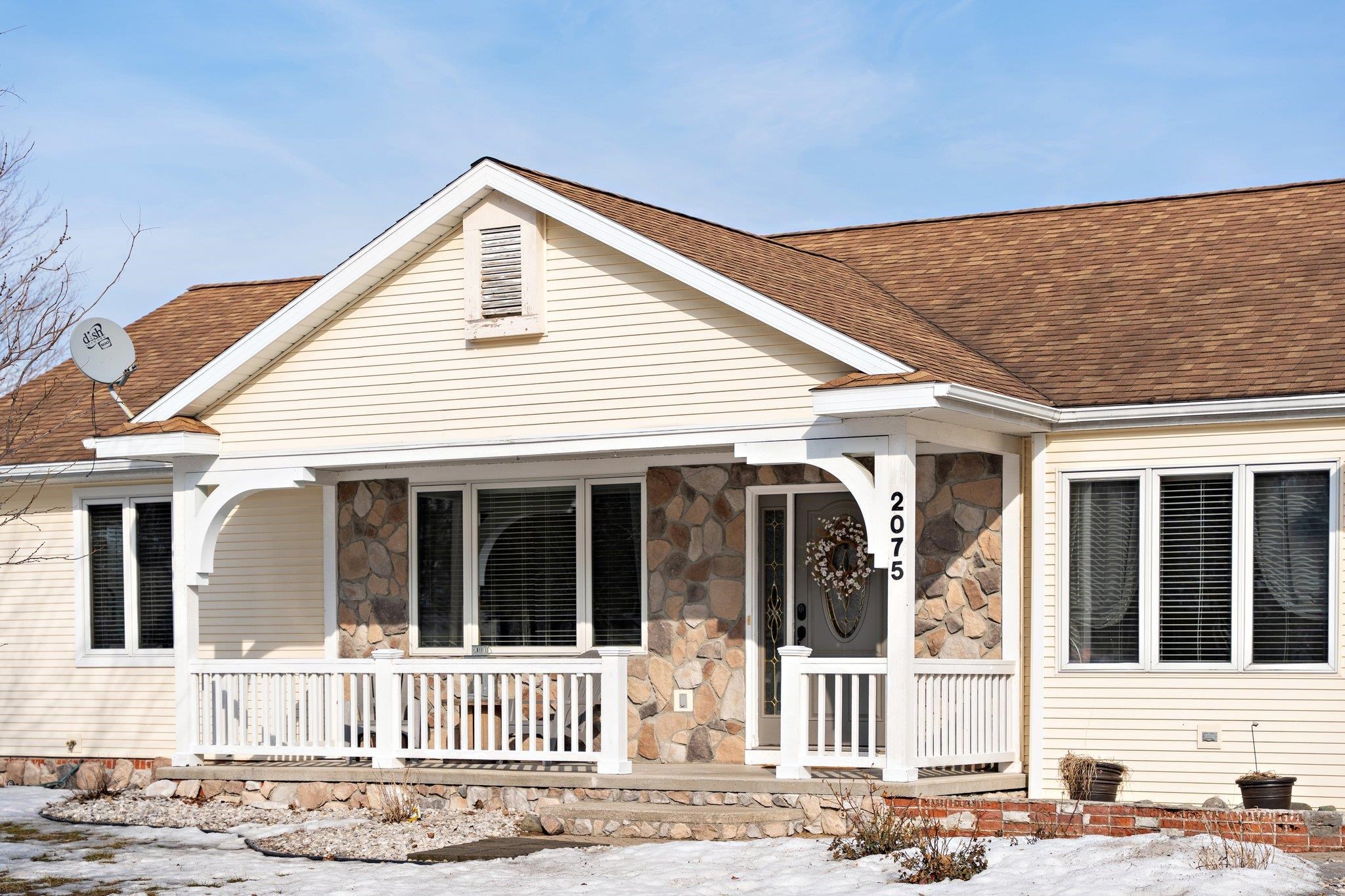 2075 Conetree Road Traverse City, MI 49685 - Photo 2 of 26 1897678-1.JPG