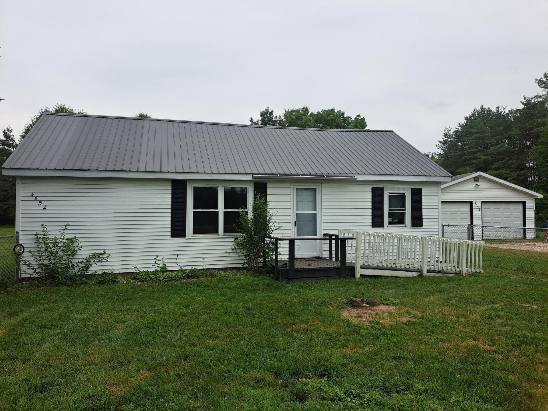 4852 North Dickenson Road Coleman, MI 48618 - Photo 1 of 13