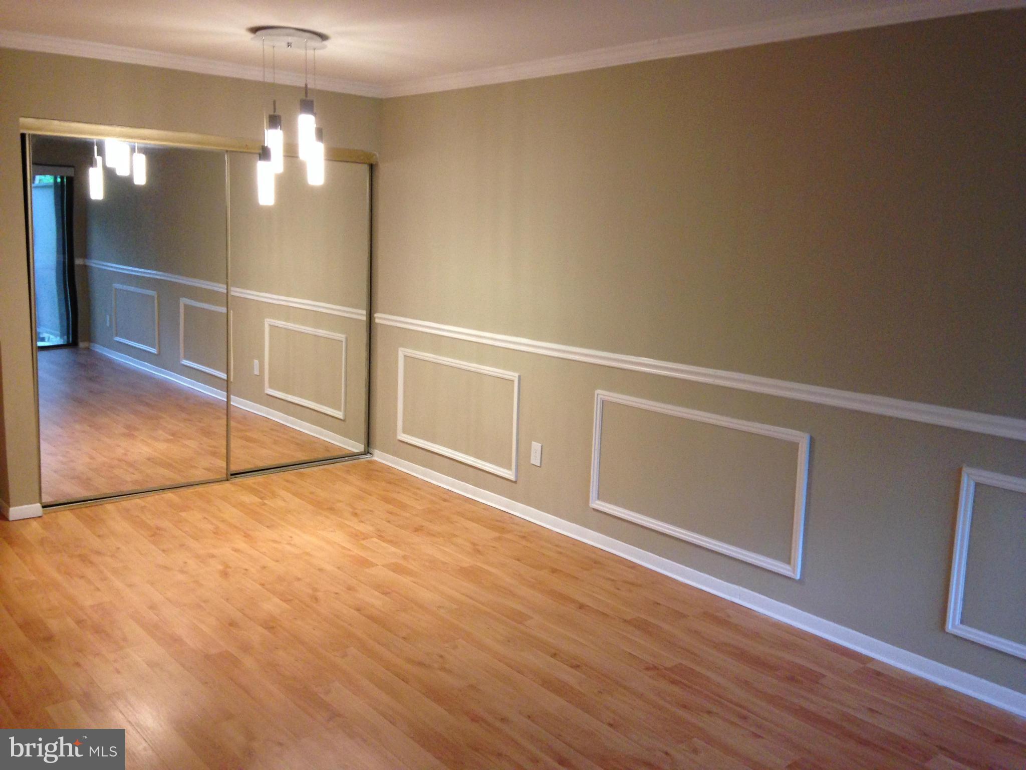 5816 Royal Ridge Drive, Unit T Springfield, VA 22152 - Photo 1 of 24 Living Room