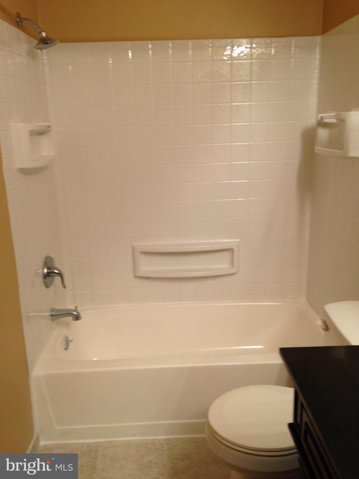 5816 Royal Ridge Drive, Unit T Springfield, VA 22152 - Photo 14 of 24 Bath