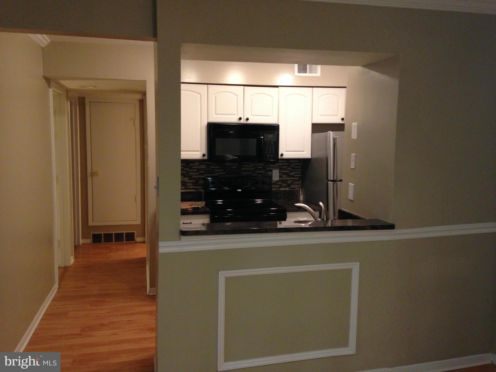 5816 Royal Ridge Drive, Unit T Springfield, VA 22152 - Photo 7 of 24 Kitchen