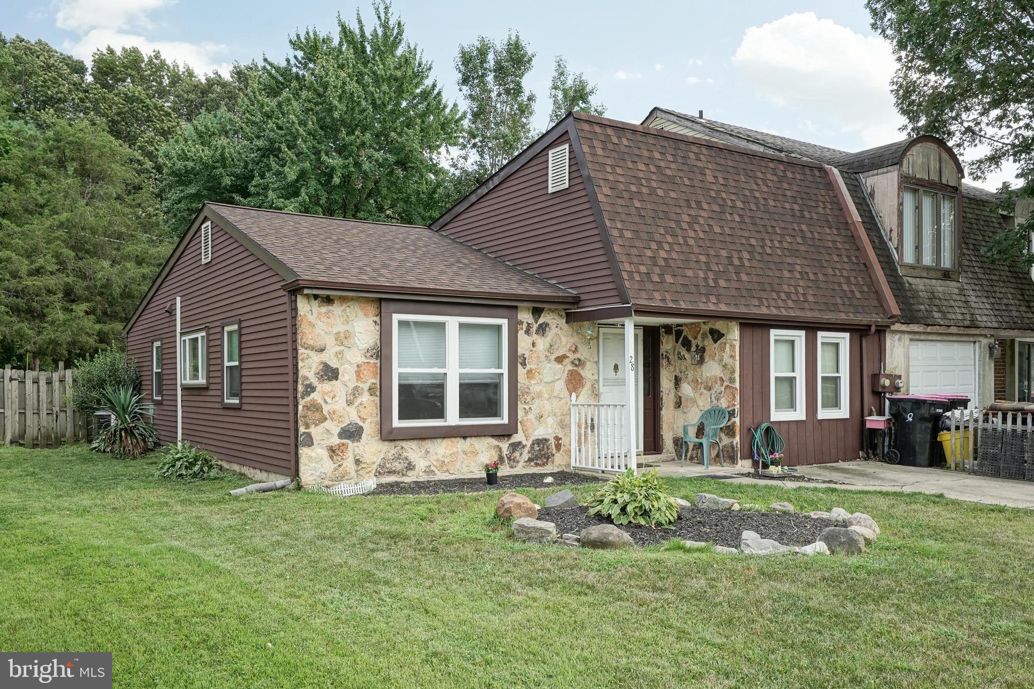 28 Cardinal Drive Clementon, NJ 08021 - Photo 2 of 27 Gallery Image 2