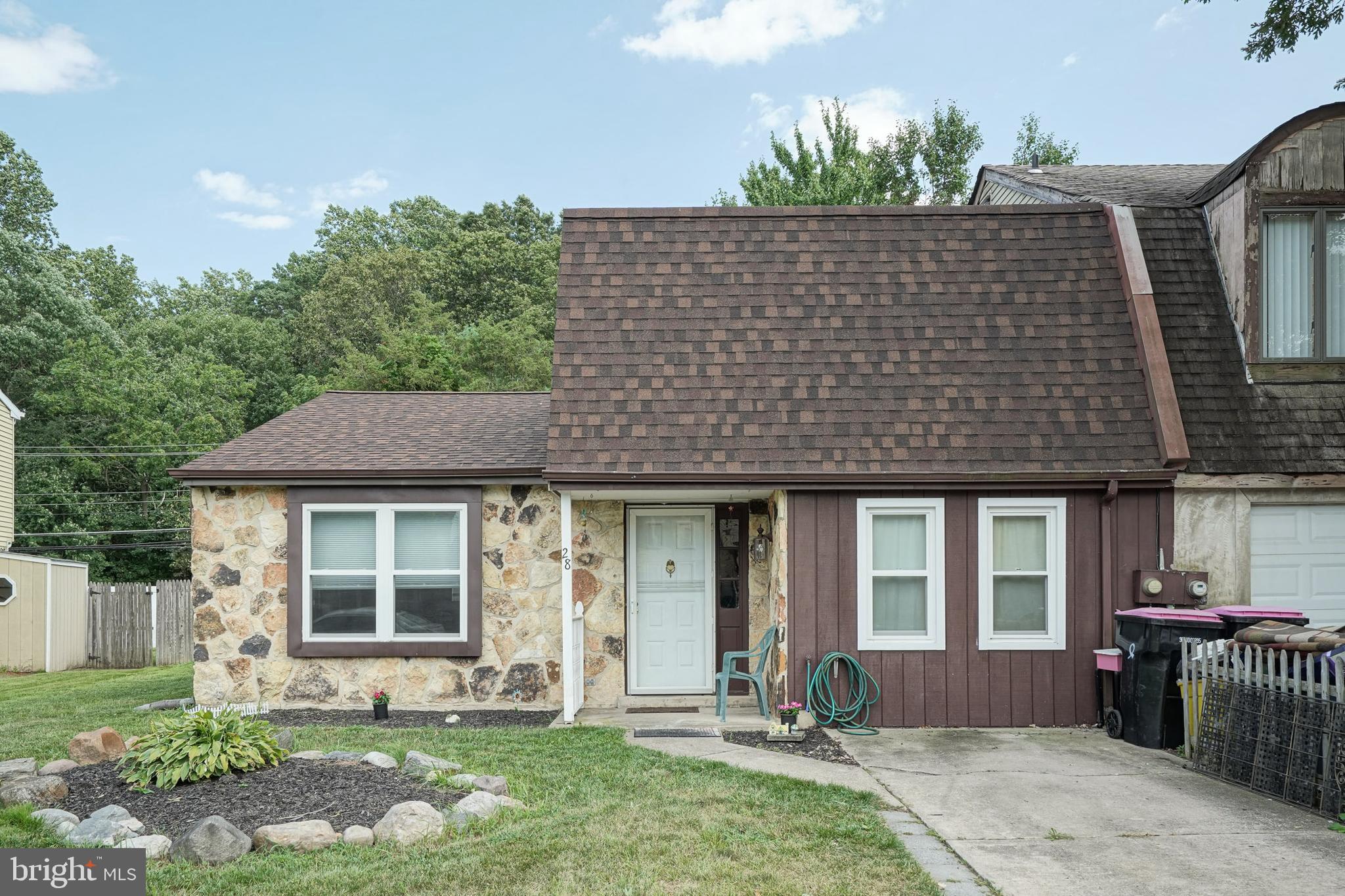 28 Cardinal Drive Clementon, NJ 08021 - Photo 3 of 27 Gallery Image 3