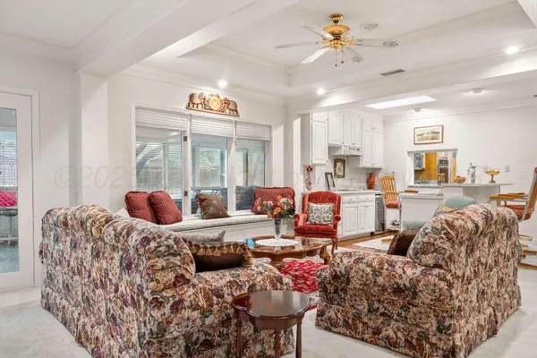 $440,000 | 2343 North Chestnut Drive, Pampa, TX 79065