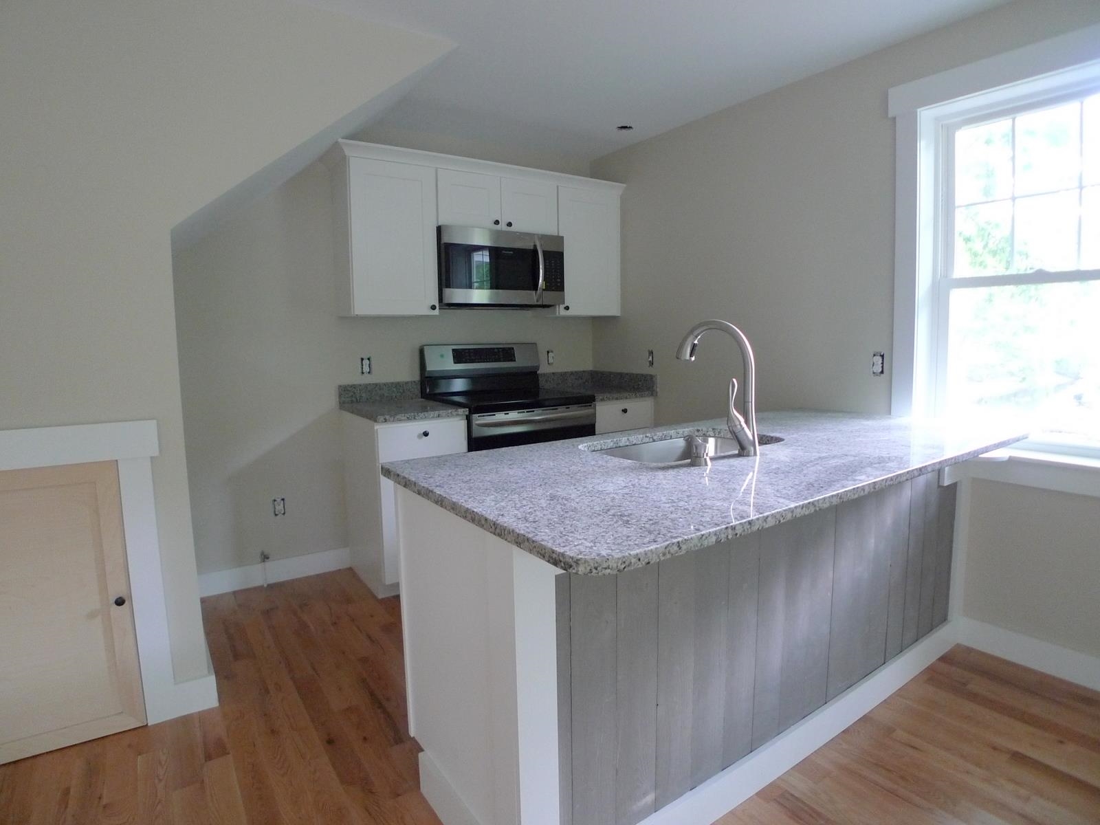 171 Court Street, Unit 3 Exeter, NH 03833 - Photo 11 of 24 Gallery Image 11