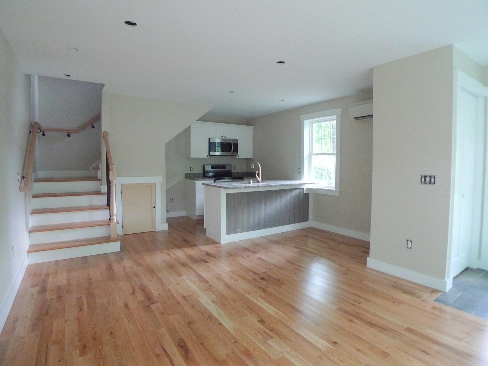 171 Court Street, Unit 3 Exeter, NH 03833 - Photo 9 of 24 Gallery Image 9