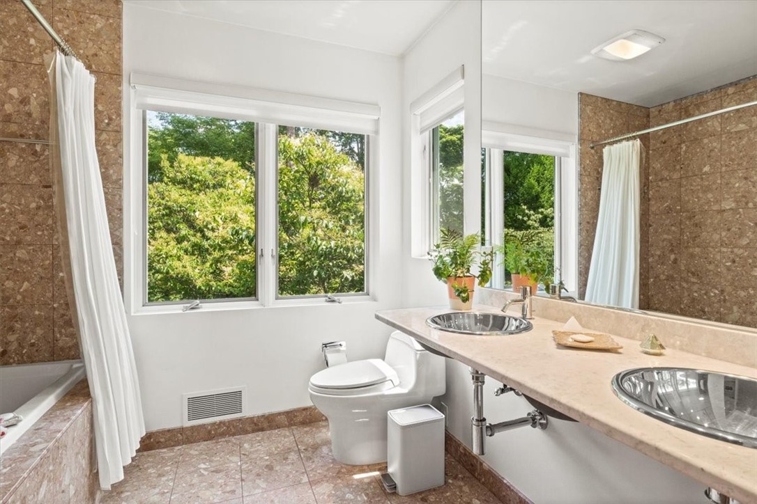 155 Summit Drive Brighton, NY 14620 - Photo 25 of 50 2nd Floor Bathroom