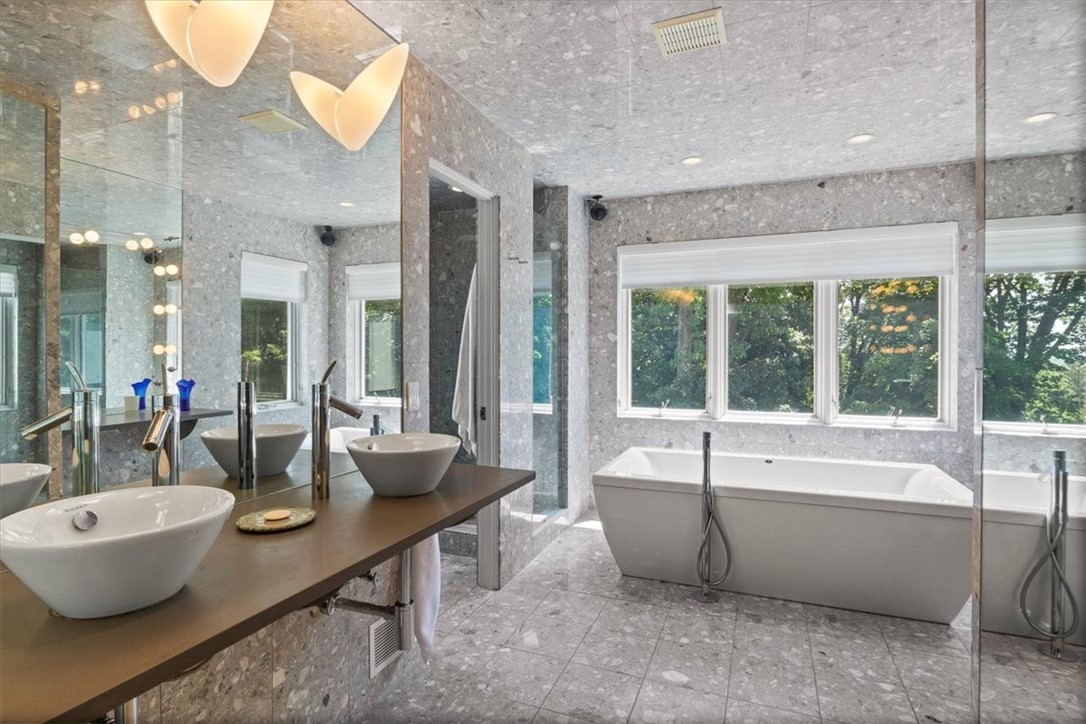 155 Summit Drive Brighton, NY 14620 - Photo 29 of 50 Master Bathroom