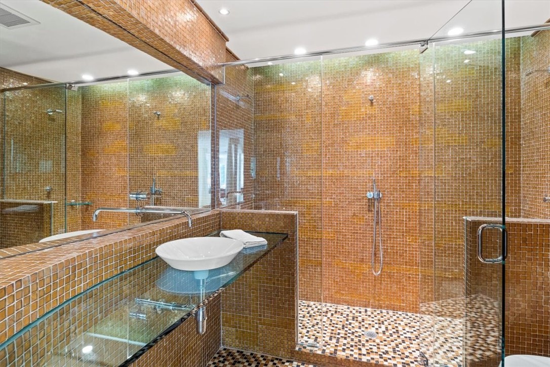 155 Summit Drive Brighton, NY 14620 - Photo 37 of 50 Terrace Level Bathroom