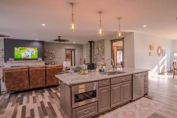 $610,000 | 9625 Ivy Road, Carthage, MO 64836