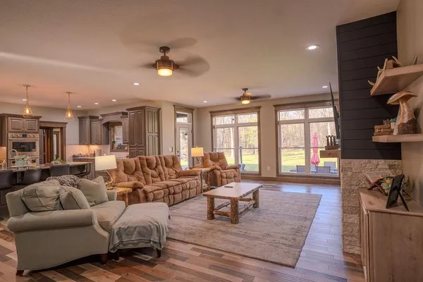 $610,000 | 9625 Ivy Road, Carthage, MO 64836