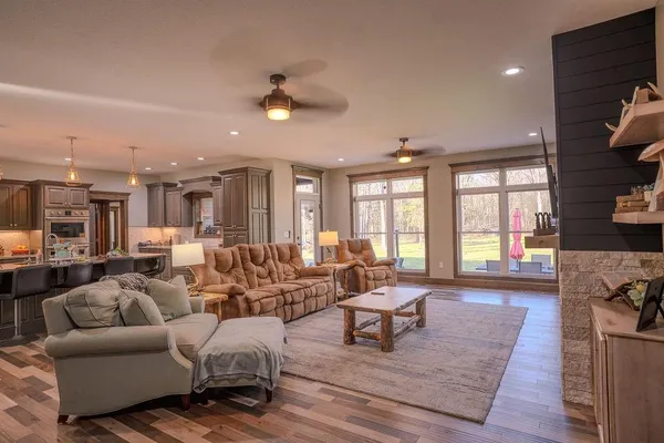 $610,000 | 9625 Ivy Road, Carthage, MO 64836