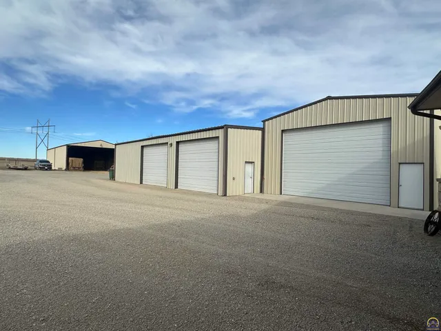 $1,200,000 | 1975 West 181st Street, Scranton, KS 66537