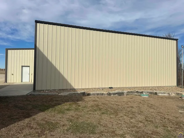 $1,200,000 | 1975 West 181st Street, Scranton, KS 66537