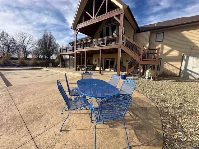 $1,200,000 | 1975 West 181st Street, Scranton, KS 66537