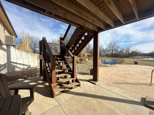 $1,200,000 | 1975 West 181st Street, Scranton, KS 66537